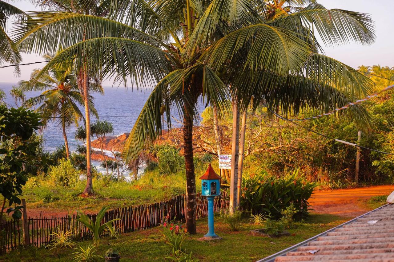 Tehan Homestay Dikwella Esterno foto