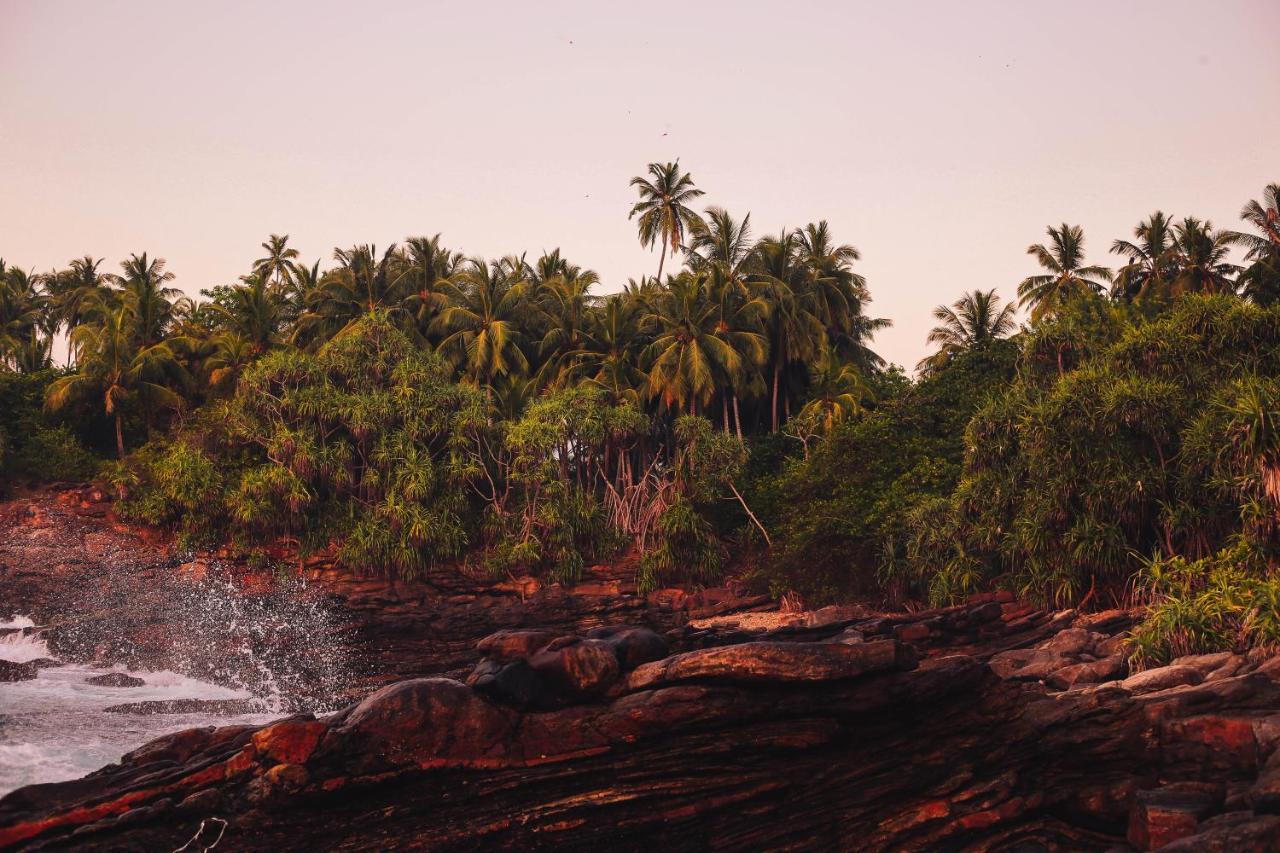 Tehan Homestay Dikwella Esterno foto