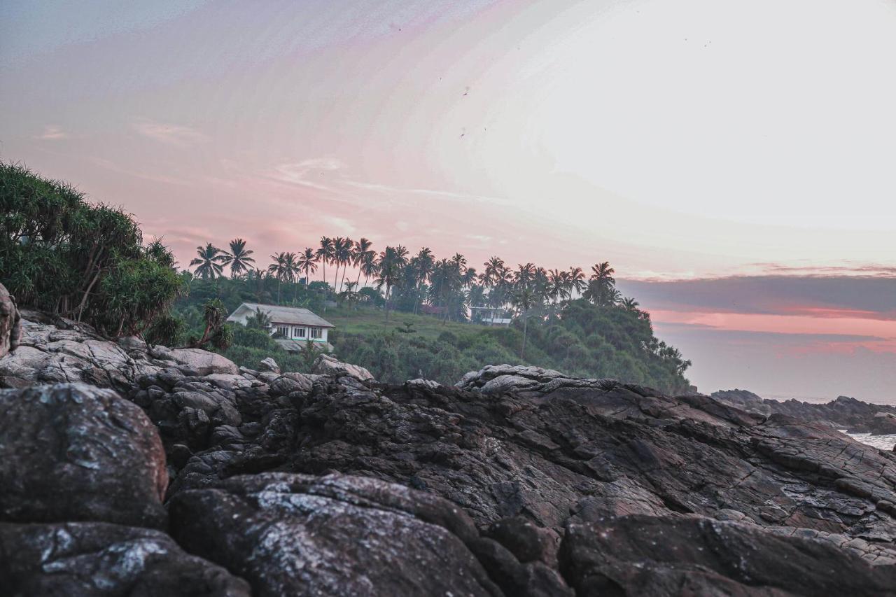 Tehan Homestay Dikwella Esterno foto