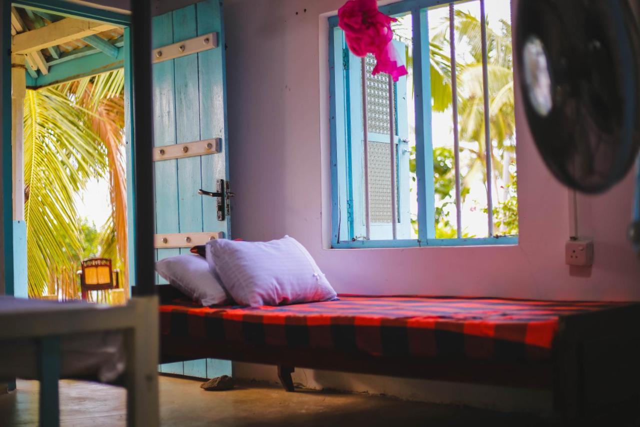 Tehan Homestay Dikwella Esterno foto