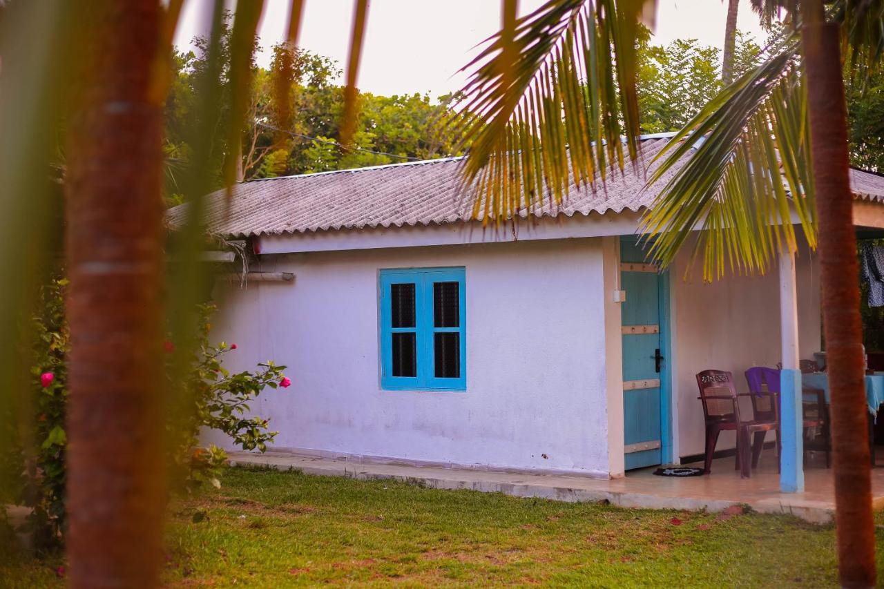 Tehan Homestay Dikwella Esterno foto
