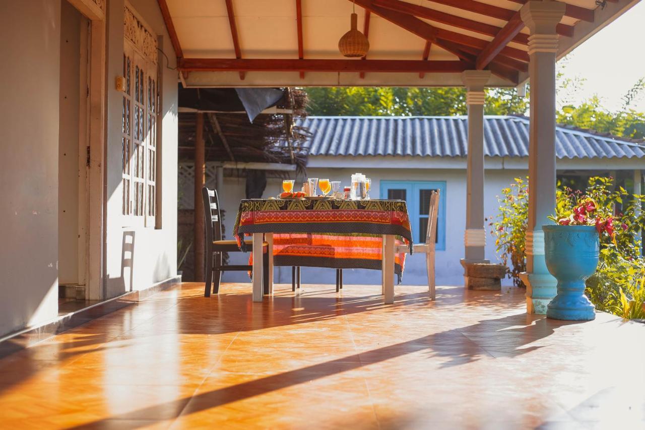 Tehan Homestay Dikwella Esterno foto