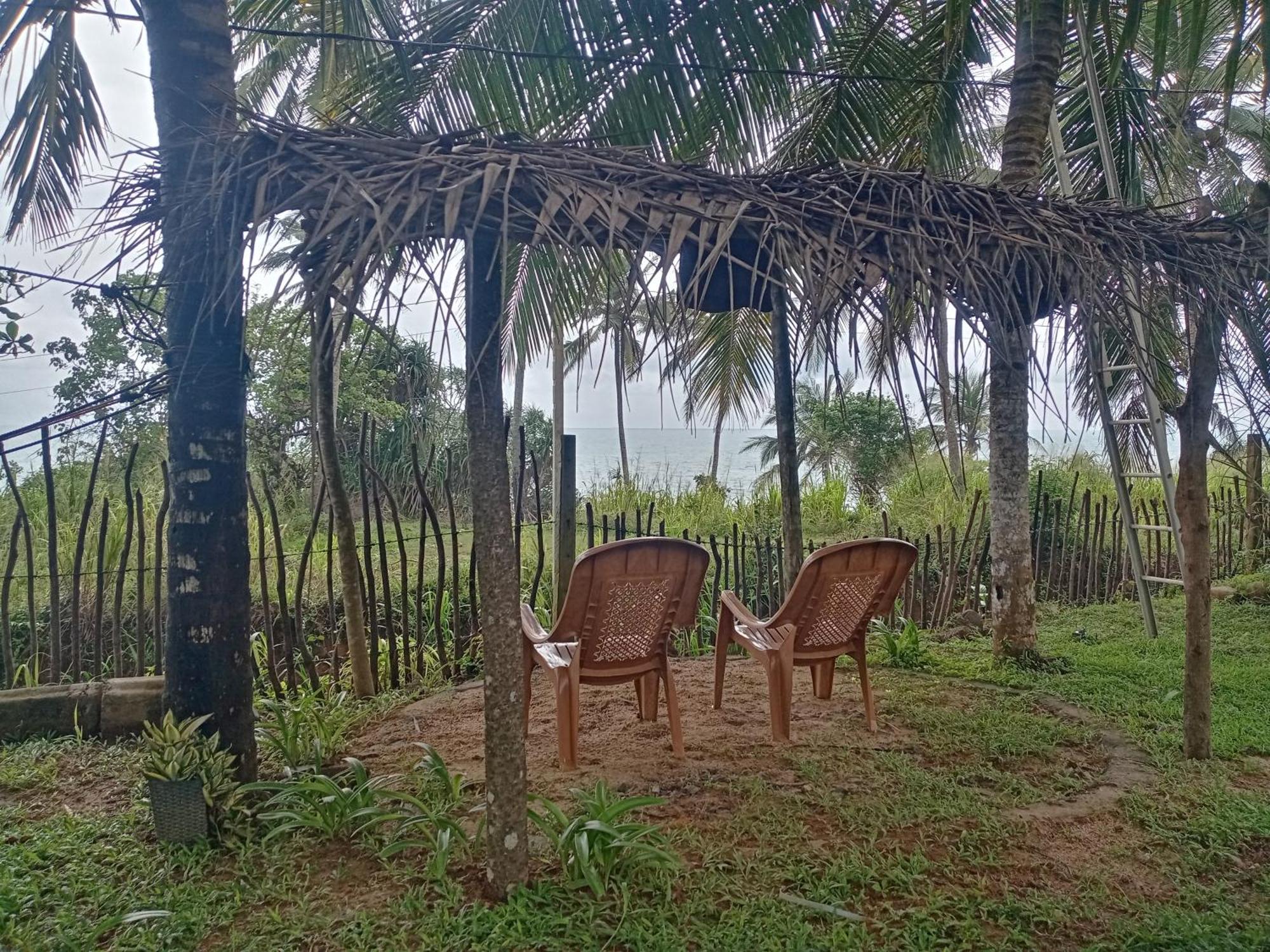 Tehan Homestay Dikwella Esterno foto
