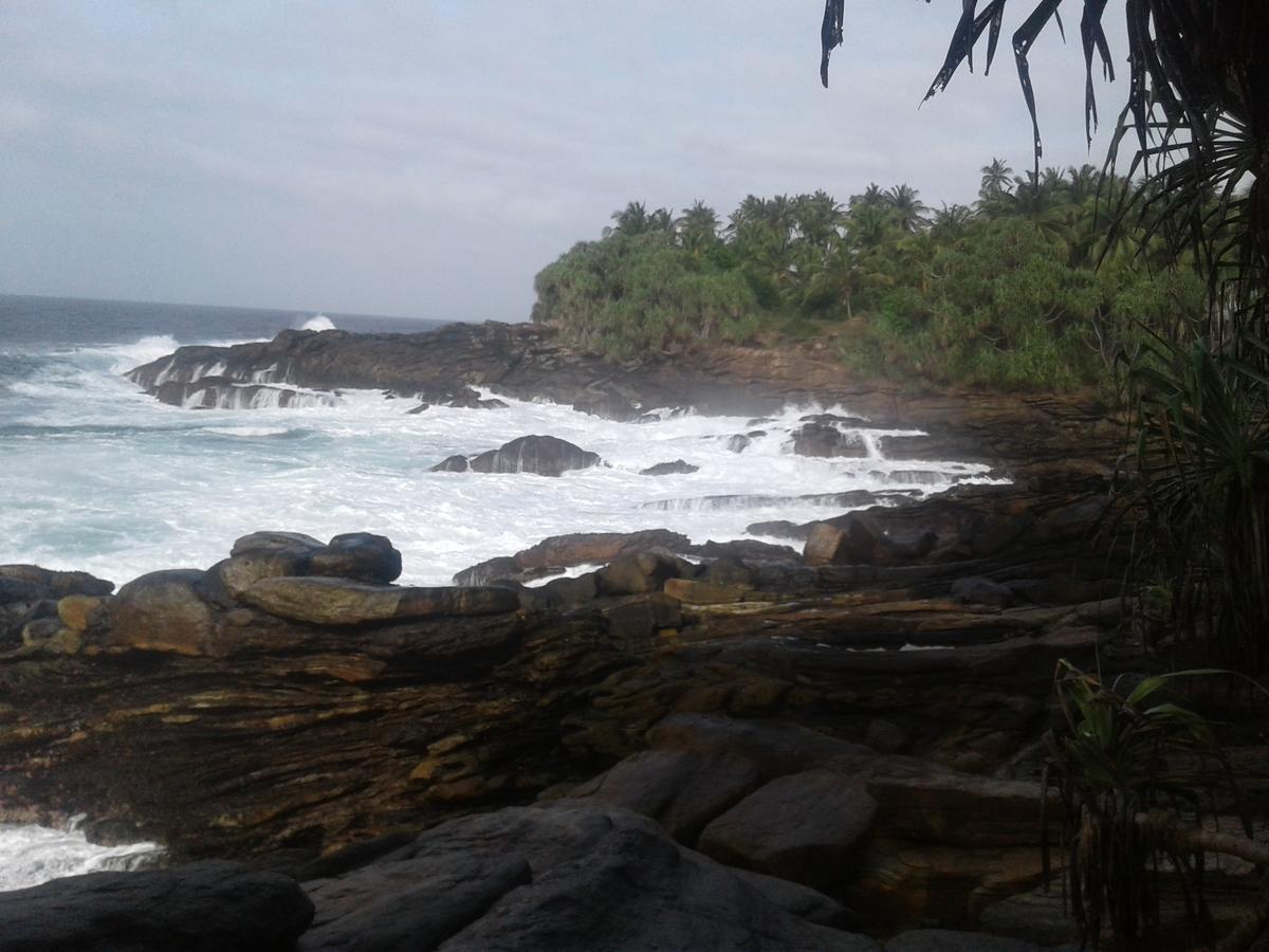 Tehan Homestay Dikwella Esterno foto